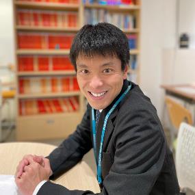 新谷 仁