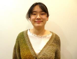 関井　優花